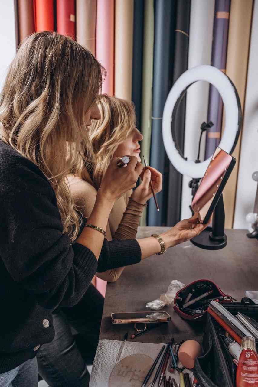 Makeup lessons by Vlada Amsterdam